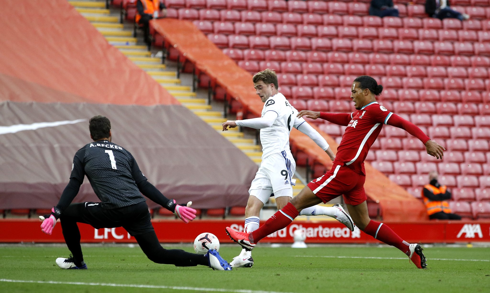 两射一传 两射一传